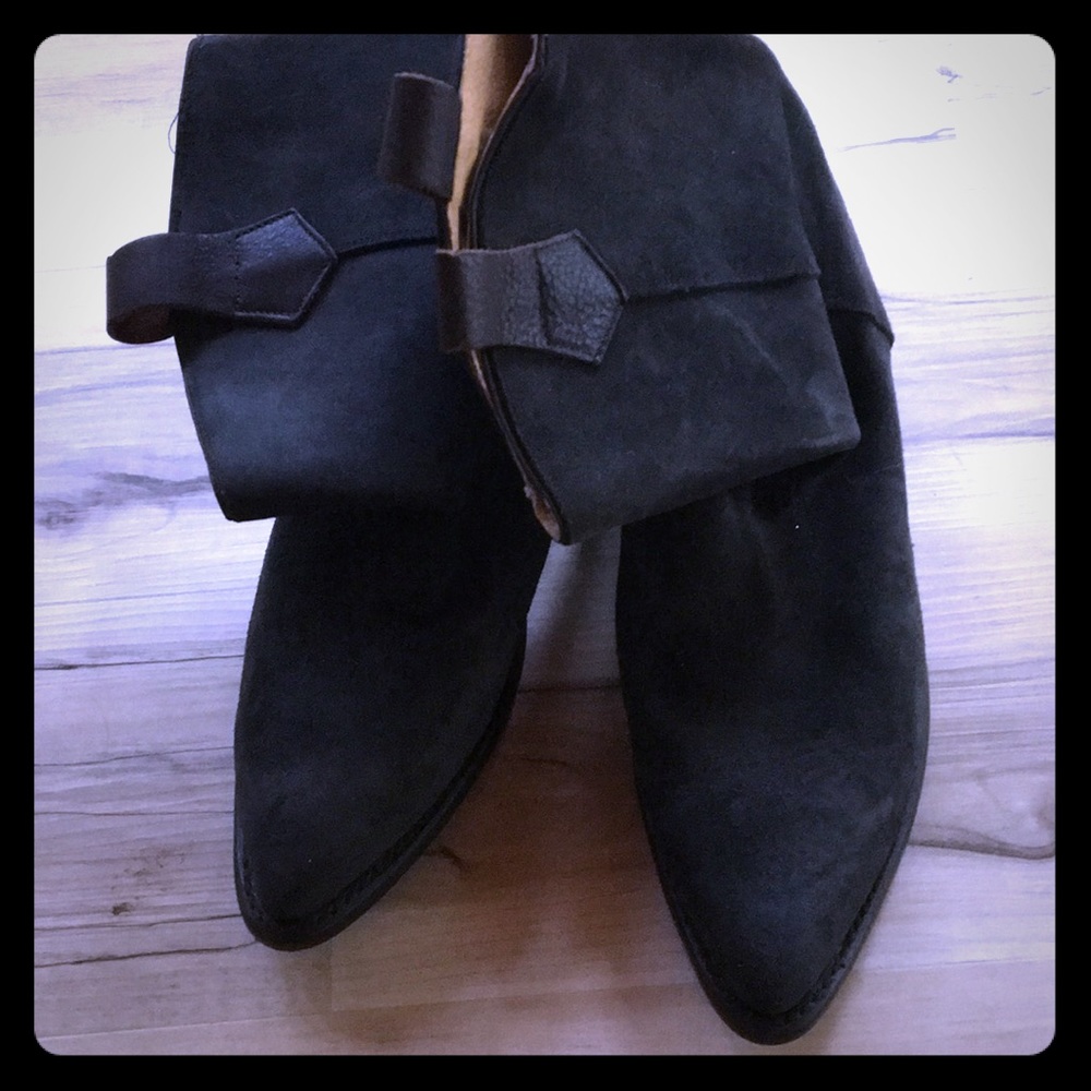 Frye Billy short boots! Size women’s 9
